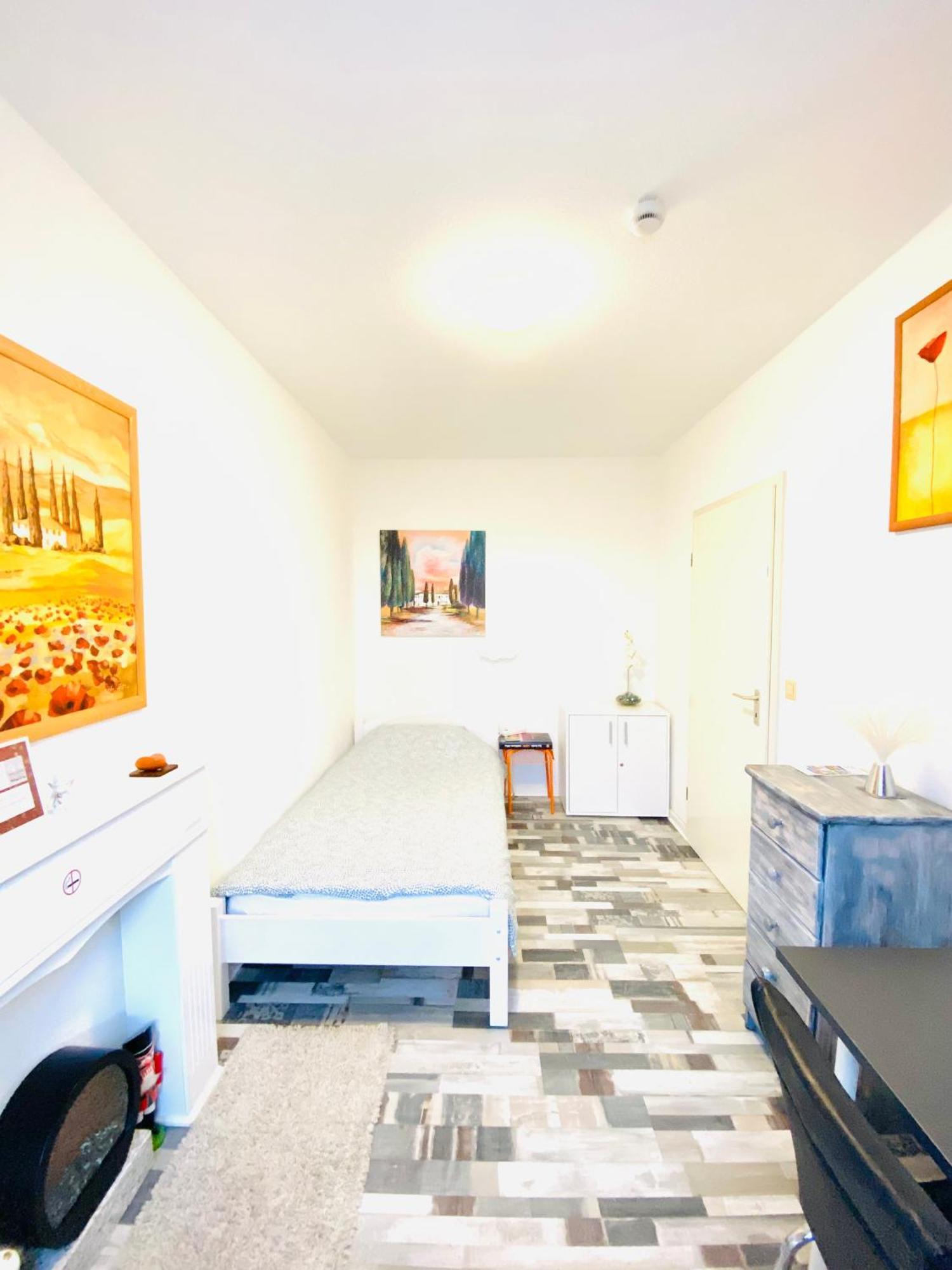 Welcome To Messe! Two-bedroom Smartapartment &balcony Apartment